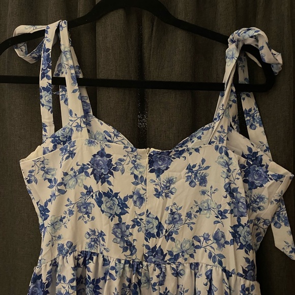 NWT Cupshe Floral print tiered dress, size Medium - Picture 5 of 9